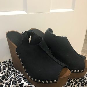 Charles David Wedges size 7